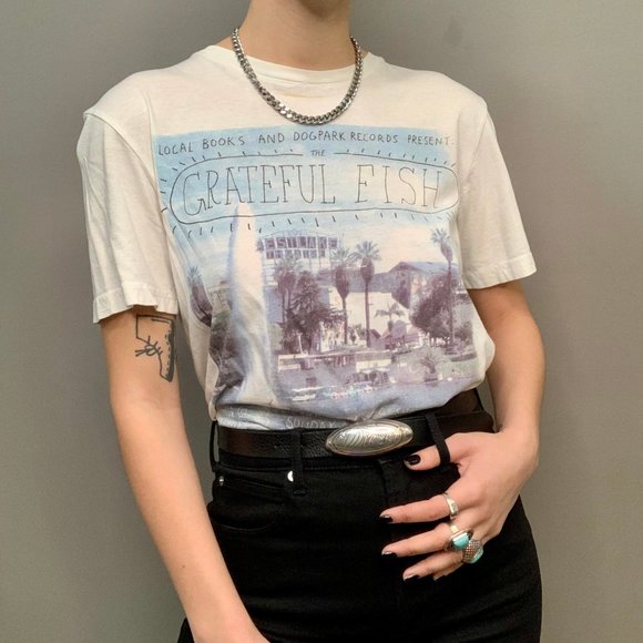 🌴 Grateful Fish Graphic Tee 🐟 - Picture 1 of 4